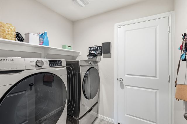 229 Abingdon Street, Azle, TX 76020