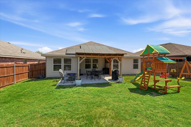 229 Abingdon Street, Azle, TX 76020