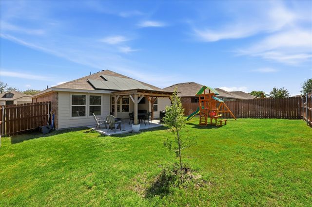 229 Abingdon Street, Azle, TX 76020