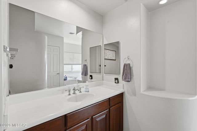 12911 W Zebra Aloe Place, Tucson, AZ 85743