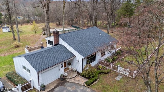 120 Mountainside Rd, Mendham Boro, NJ 07945