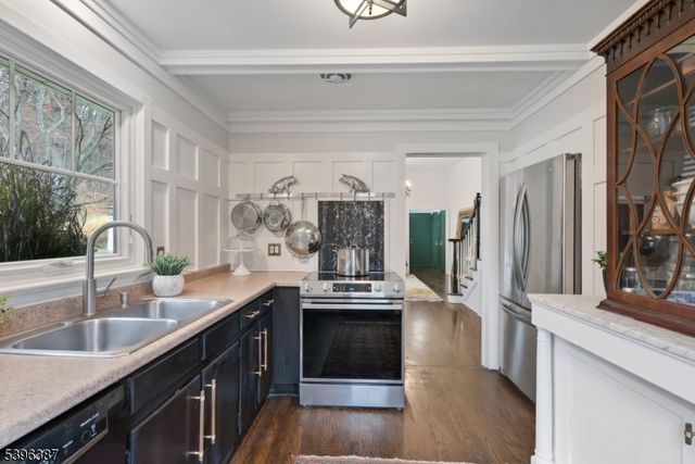 120 Mountainside Rd, Mendham Boro, NJ 07945