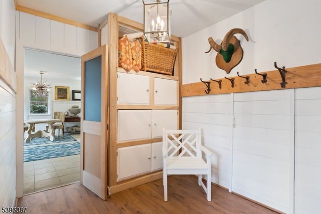 120 Mountainside Rd, Mendham Boro, NJ 07945