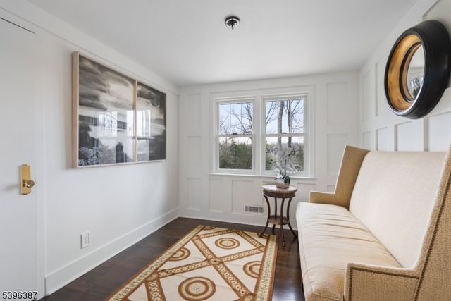 120 Mountainside Rd, Mendham Boro, NJ 07945