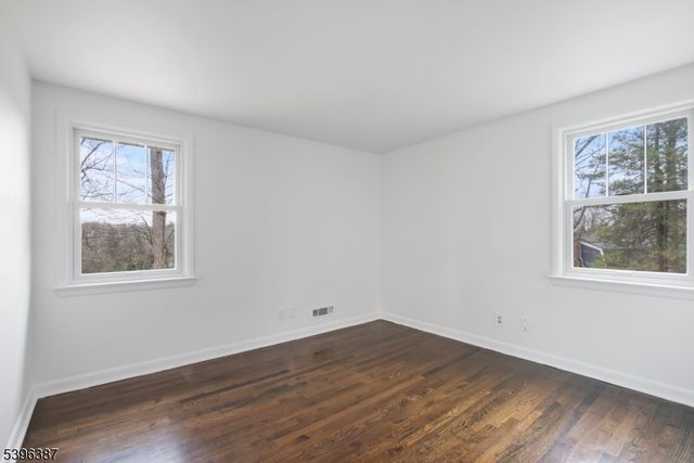 120 Mountainside Rd, Mendham Boro, NJ 07945