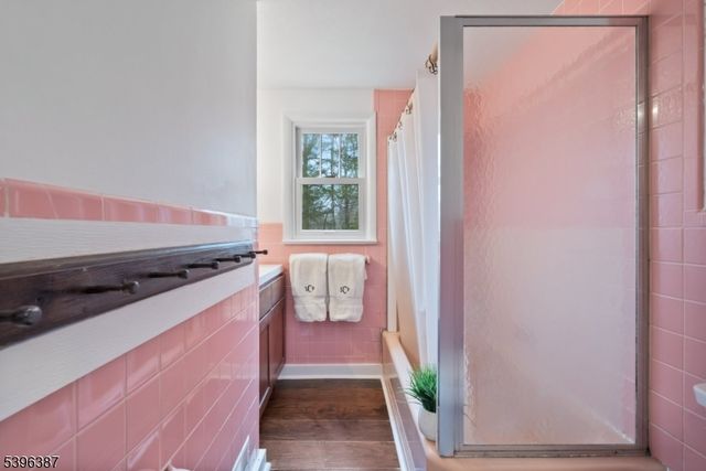 120 Mountainside Rd, Mendham Boro, NJ 07945