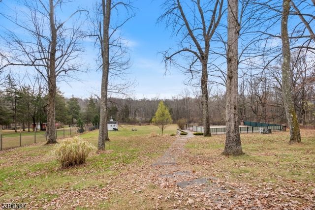 120 Mountainside Rd, Mendham Boro, NJ 07945