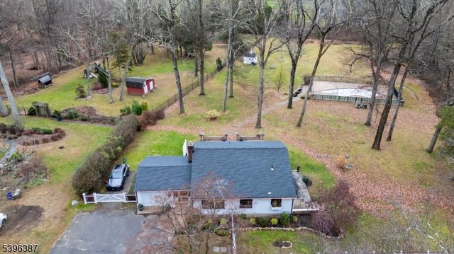 120 Mountainside Rd, Mendham Boro, NJ 07945