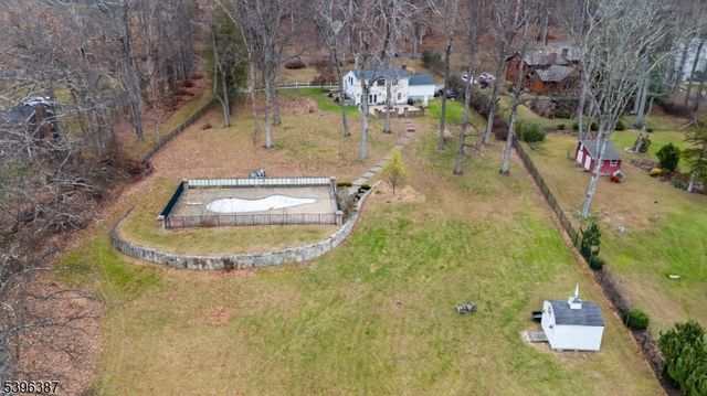 120 Mountainside Rd, Mendham Boro, NJ 07945