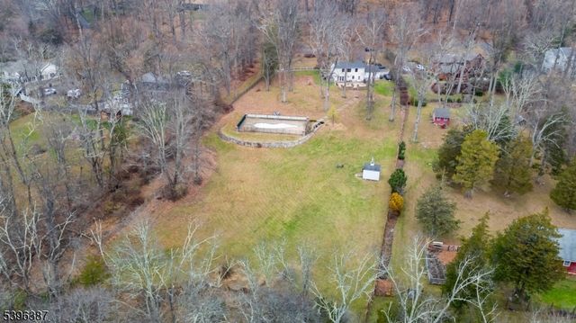 120 Mountainside Rd, Mendham Boro, NJ 07945