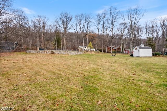 120 Mountainside Rd, Mendham Boro, NJ 07945