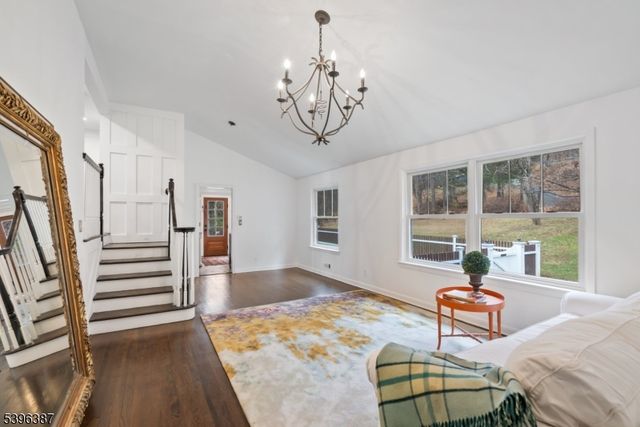 120 Mountainside Rd, Mendham Boro, NJ 07945