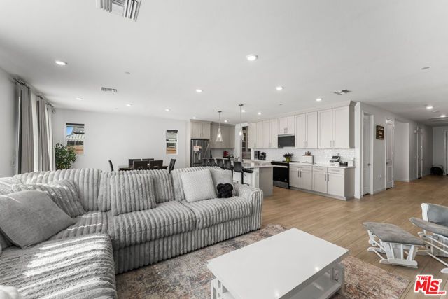 42831 Coronet Drive, Lancaster, CA 93536