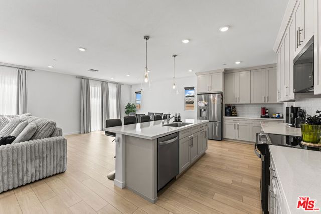 42831 Coronet Drive, Lancaster, CA 93536