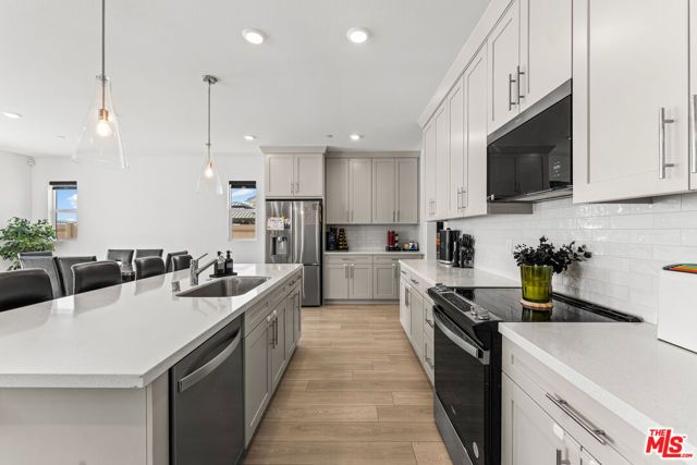 42831 Coronet Drive, Lancaster, CA 93536
