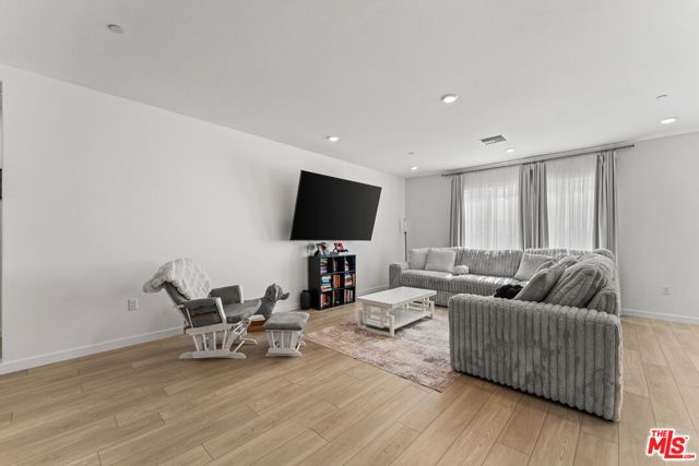 42831 Coronet Drive, Lancaster, CA 93536