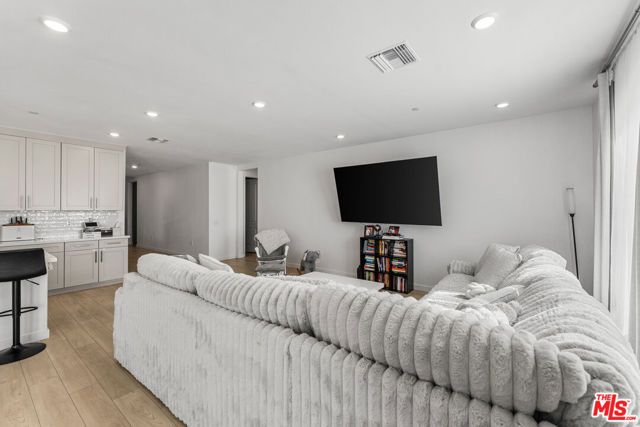 42831 Coronet Drive, Lancaster, CA 93536