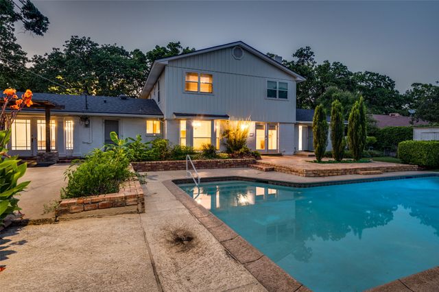 2617 Pin Oak Lane, Arlington, TX 76012