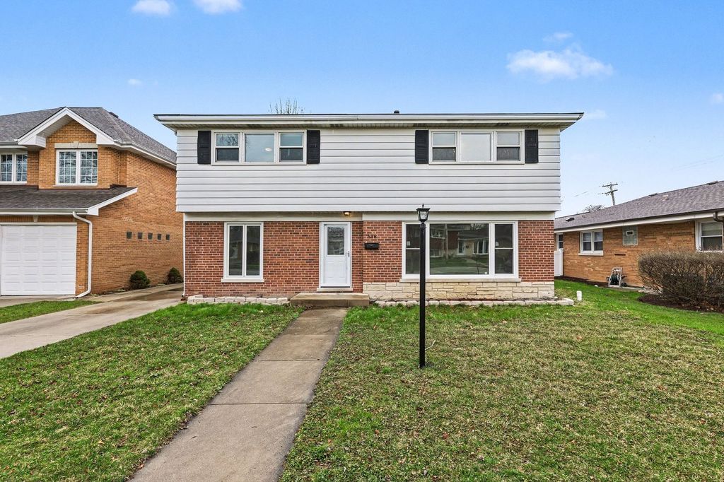 538 N Broadway Avenue, Park Ridge, IL 60068