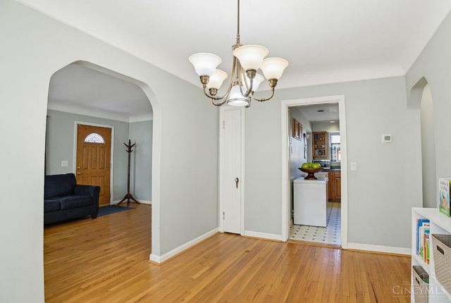 2034 Sundale Avenue, Cincinnati, OH 45239