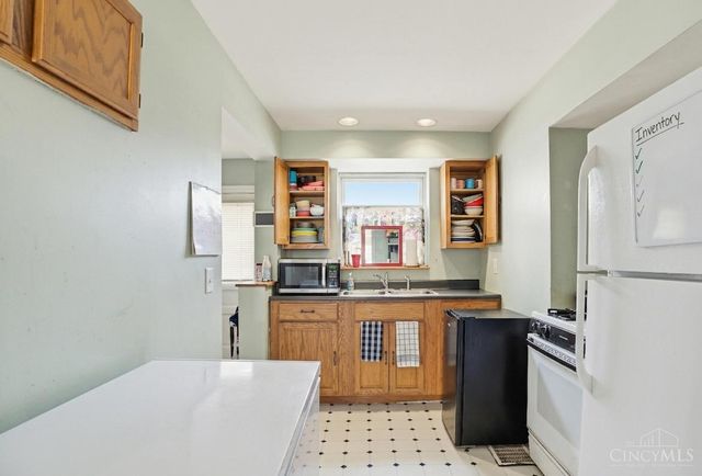 2034 Sundale Avenue, Cincinnati, OH 45239