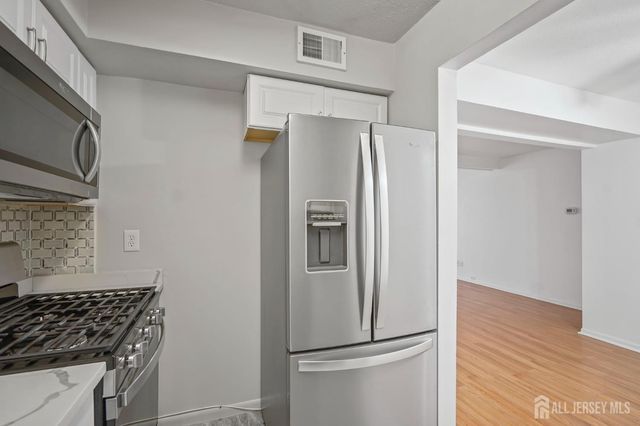 53 Foxtail Lane, South Brunswick, NJ 08852