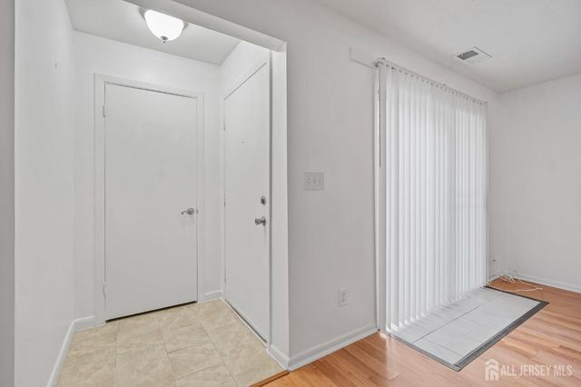 53 Foxtail Lane, South Brunswick, NJ 08852