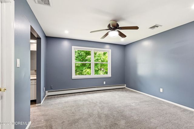 829 Mizzen Avenue, Beachwood, NJ 08722