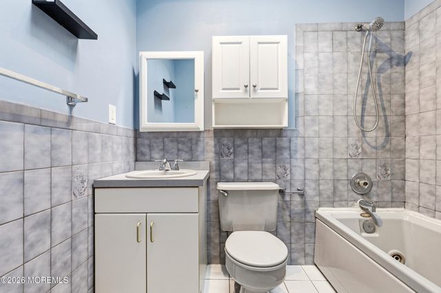 829 Mizzen Avenue, Beachwood, NJ 08722