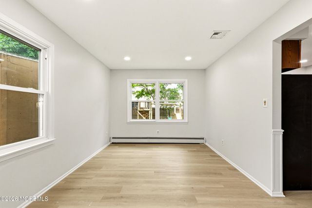 829 Mizzen Avenue, Beachwood, NJ 08722
