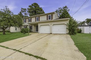 829 Mizzen Avenue, Beachwood, NJ 08722