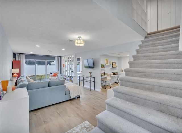 897 JONATHAN WAY 897, Altamonte Springs, FL 32701