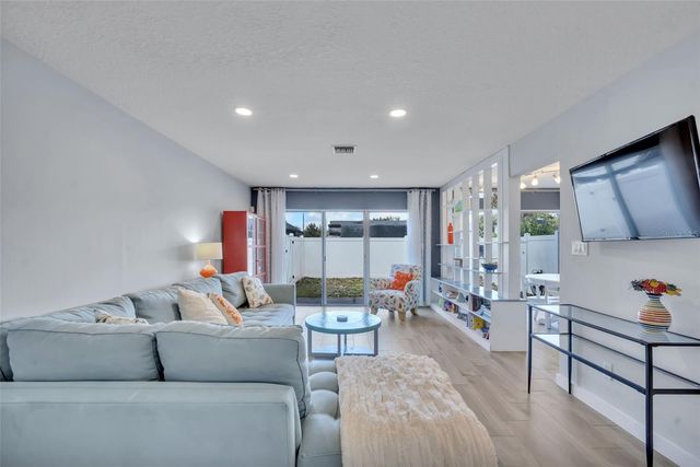 897 JONATHAN WAY 897, Altamonte Springs, FL 32701