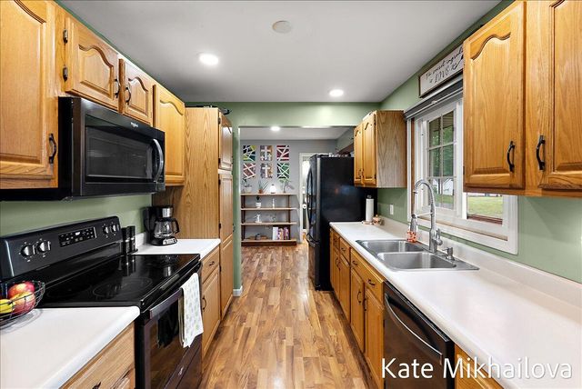 1249 Chalmers Drive, Battle Creek, MI 49015