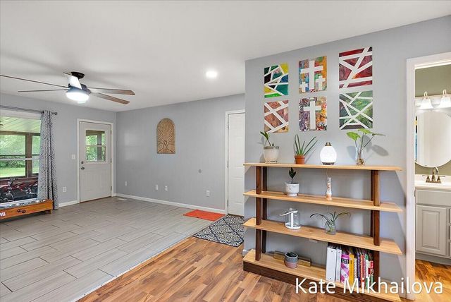1249 Chalmers Drive, Battle Creek, MI 49015