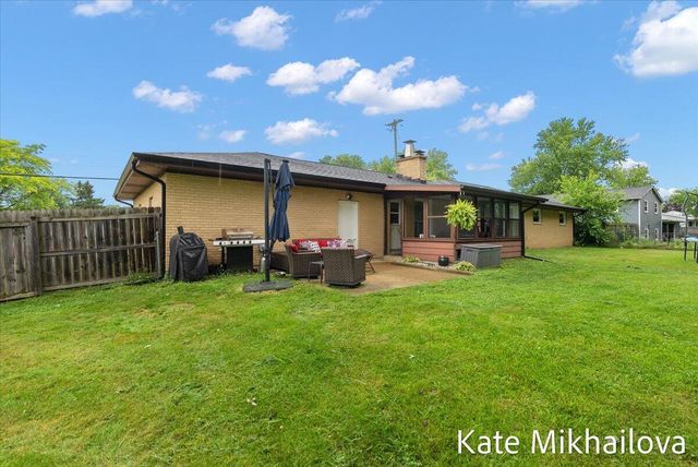 1249 Chalmers Drive, Battle Creek, MI 49015