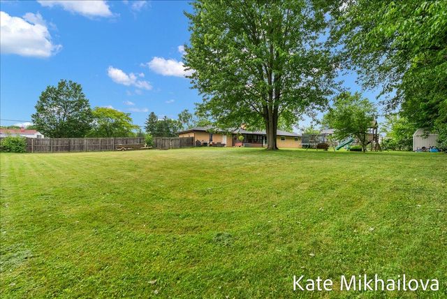 1249 Chalmers Drive, Battle Creek, MI 49015
