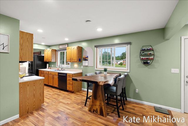 1249 Chalmers Drive, Battle Creek, MI 49015