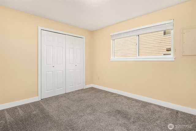 28426 S 16th Ave, Federal Way, WA 98003