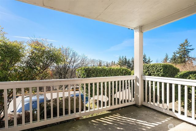 28426 S 16th Ave, Federal Way, WA 98003