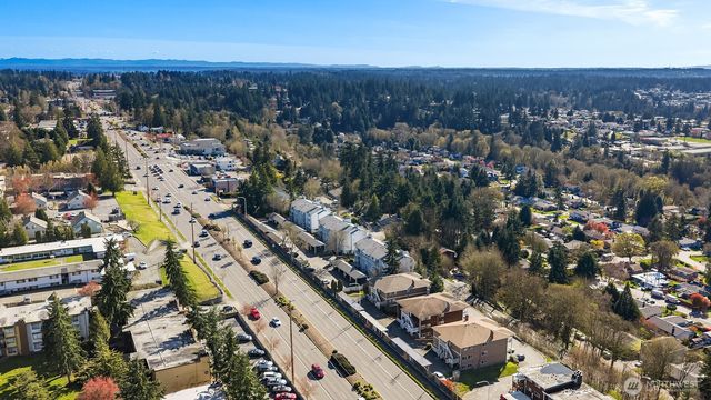 28426 S 16th Ave, Federal Way, WA 98003