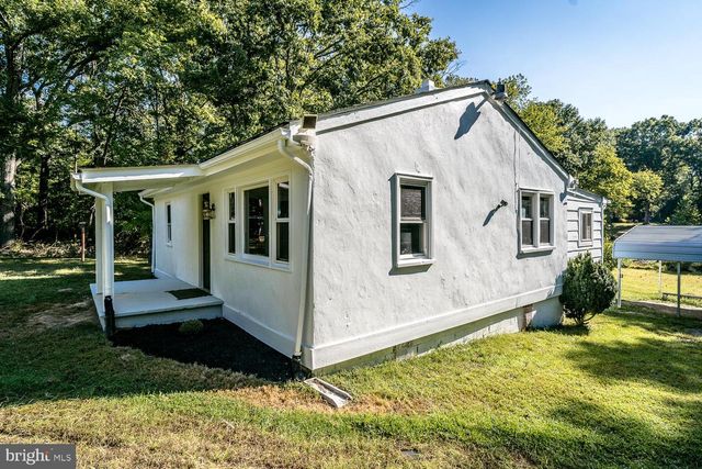 1055 HACKTOWN RD, Keswick, VA 22947