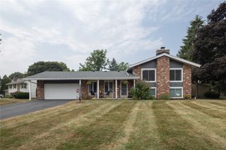 563 Heritage Drive, Greece, NY 14615
