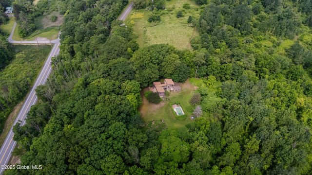 9 Sawmill Hill Road, Stillwater, NY 12118