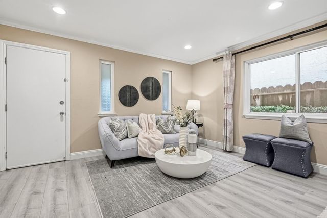 3202 E Laurel Creek Road, Belmont, CA 94002