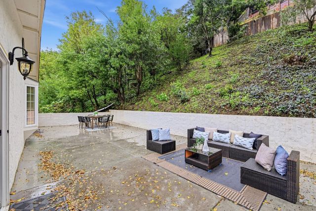 3202 E Laurel Creek Road, Belmont, CA 94002