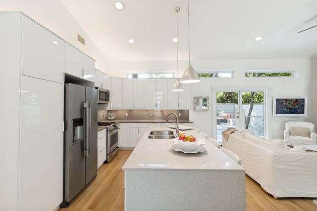 8820 Eustis Avenue, Dallas, TX 75218
