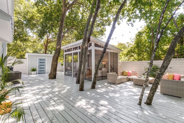 8820 Eustis Avenue, Dallas, TX 75218