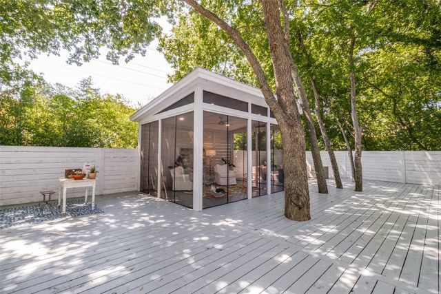 8820 Eustis Avenue, Dallas, TX 75218