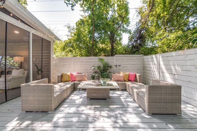 8820 Eustis Avenue, Dallas, TX 75218